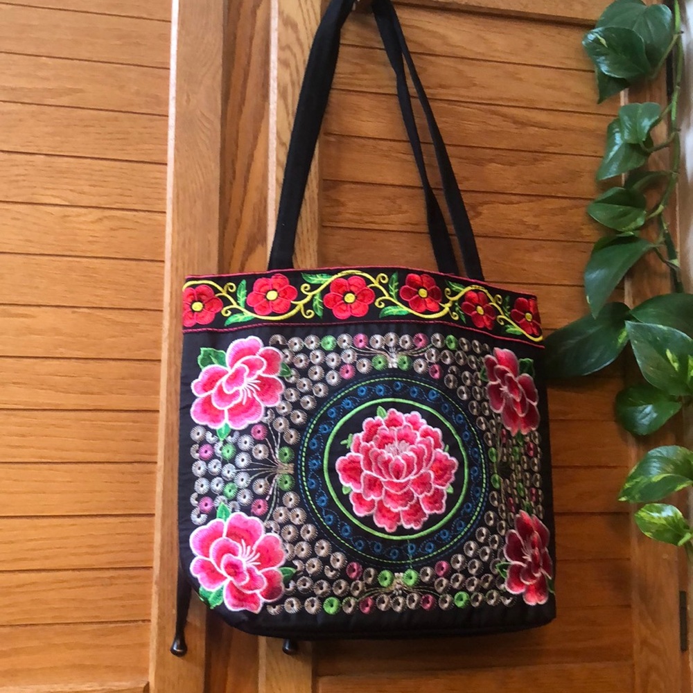 Frieda-inspired embroidered tote 12”x14”x4”